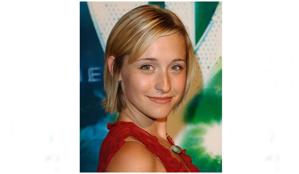 <b>Allison Mack</b>
<br>Chloe Sullivan es un personaje creado exclusivamente para la serie de 'Smallville' y gracias a su astucia y carisma, en poco tiempo se convirtió en uno de los favoritos de los fans. Allison Mack le dio vida a esta aspirante a reportera hasta el final de la serie, aunque en las últimas temporadas sus apariciones fueron esporádicas.
<br>