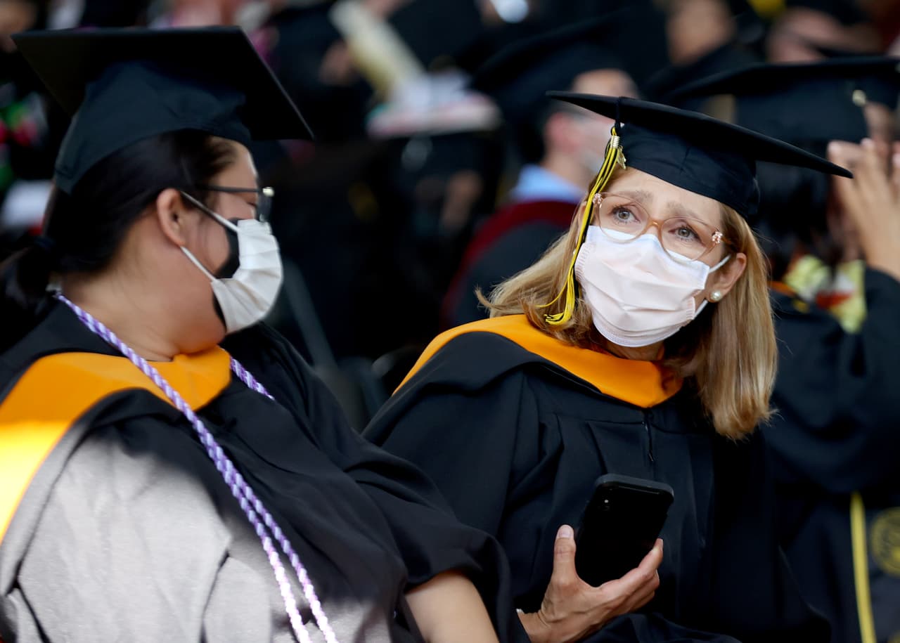 CUNY perdonará hasta $125 millones en deuda estudiantil: 50,000 alumnos se beneficiarán 
