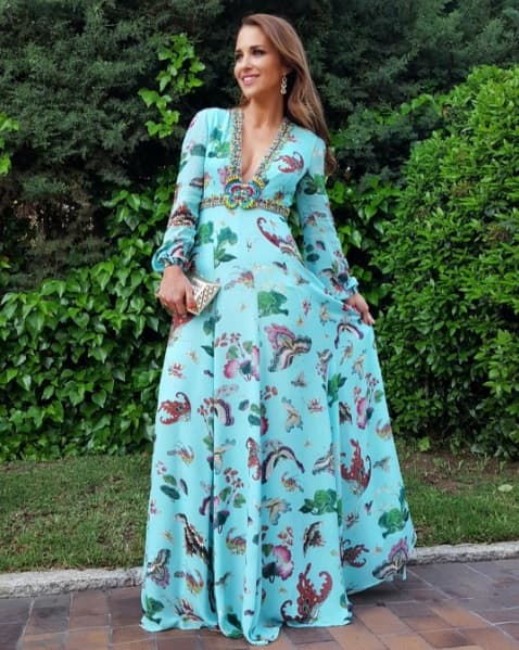 La bella actriz española que llega a la pantalla de UniMás para interpretar a ‘Ana Ribera’ en la serie Velvet, es toda una fashionista. Mira nada más como nos muestra su colección privada cada día en Instagram.