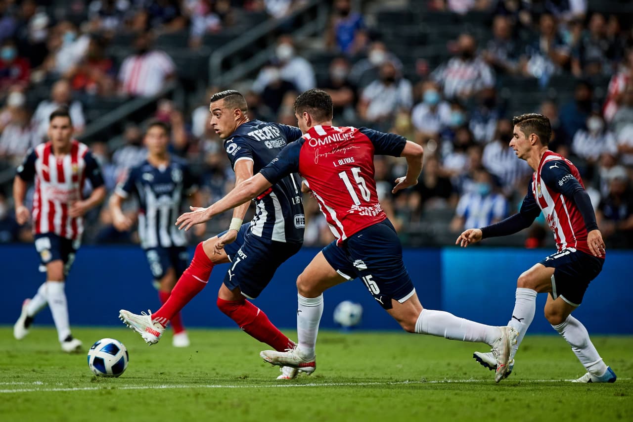 Chivas y Rayados no pudieron hacerse daño en un partido que tuvo llegadas, pero también dos equipos que por momento priorizaron defenderse que buscar la victoria en el marco de la Jornada 6.