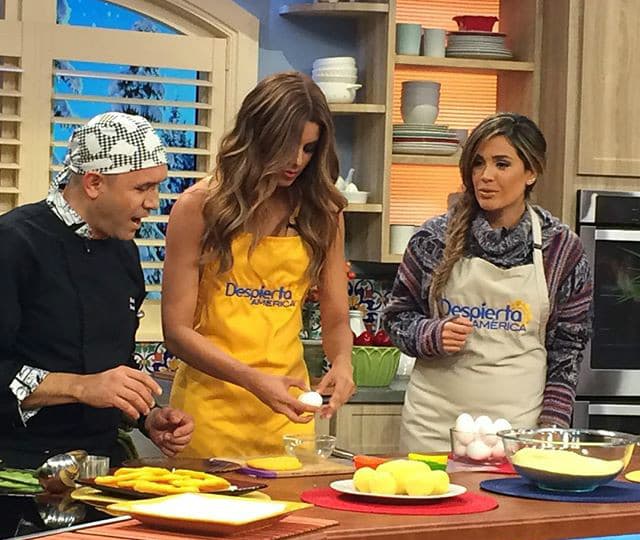 Ari nos preparó unas deliciosas Arepas de Huevo.