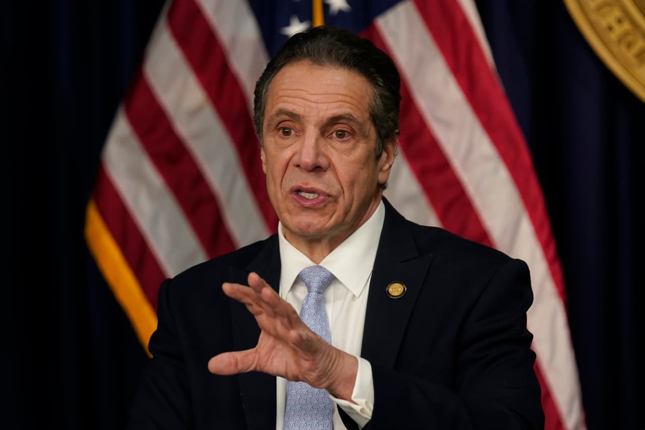 Una actual colaboradora de Cuomo se suma a las acusaciones por acoso contra el gobernador de Nueva York