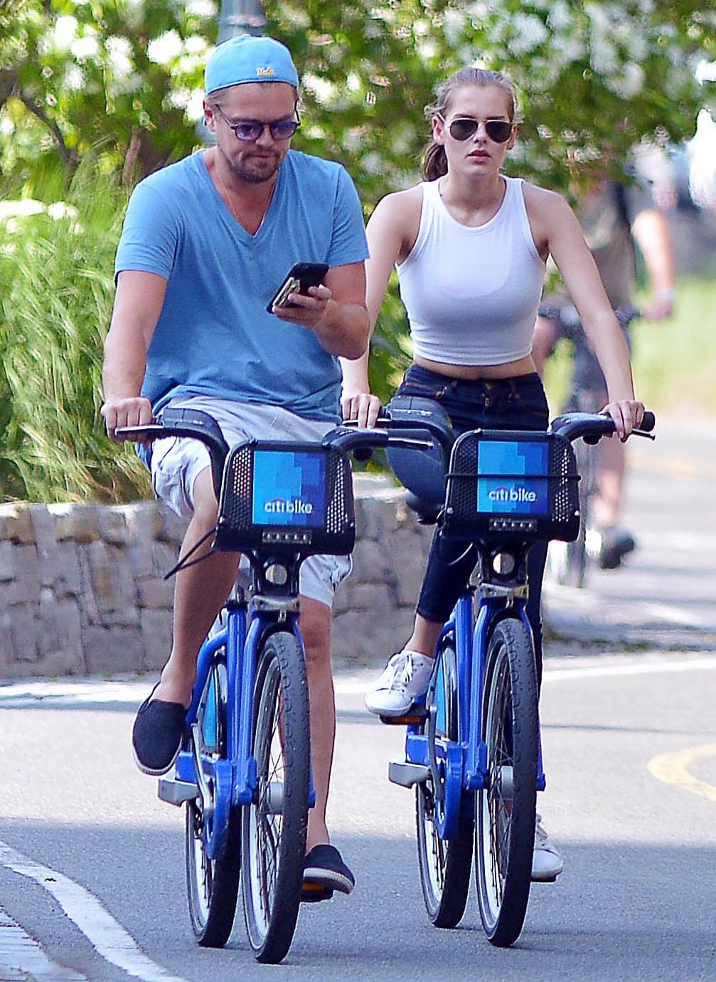 La rubia se llama Ela Kawalec.