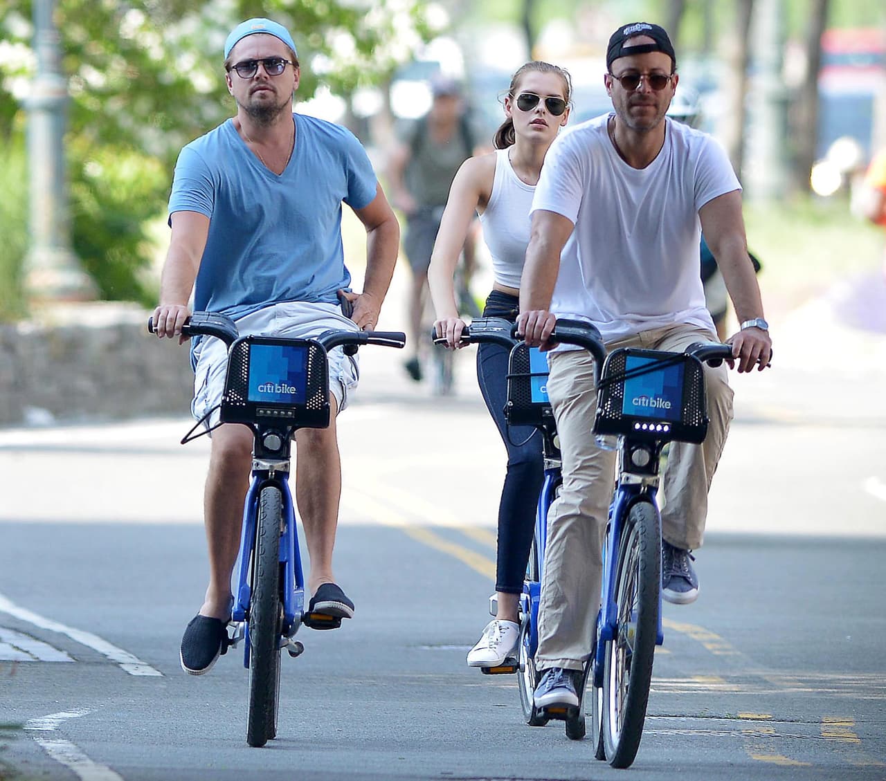 Leo se pasea por Nueva York con nueva conquista.