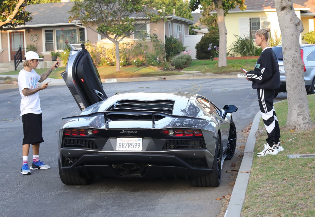 Los jóvenes continuaron con su paseo y volvieron a hacer una nueva parada.