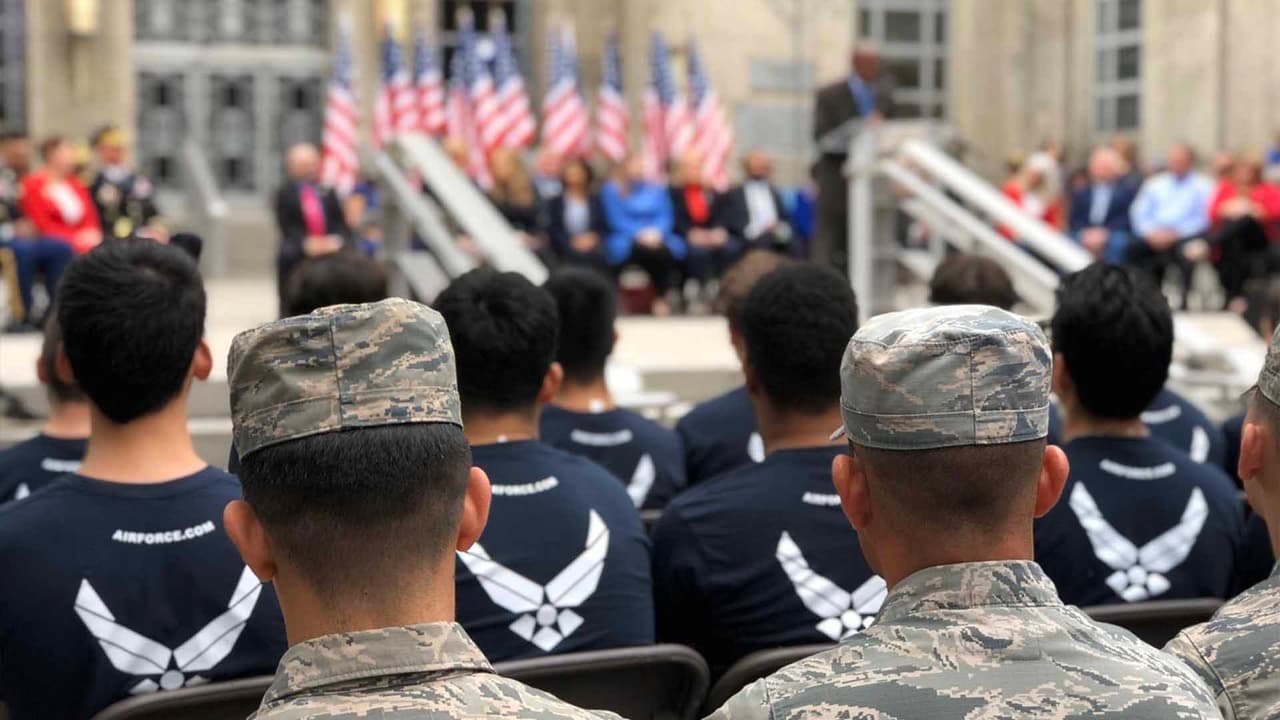 El público en general pudo asistir de forma gratuita y demostrar su apoyo a los héroes de la nación.