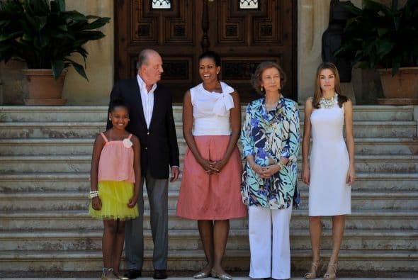 El presidente de "Judicial Watch", Tom Fitton, dijo respecto al informe que "el pueblo estadounidense difícilmente puede darse el lujo de seguir enviando de vacaciones a la familia presidencial por todo el mundo".