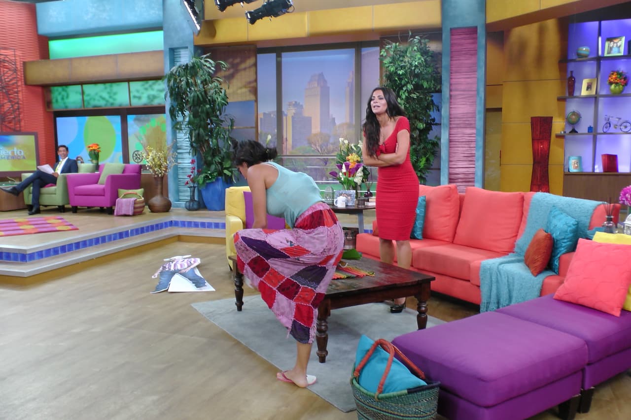 La guapa actriz y conductora se defendió de los insultos de Mela.