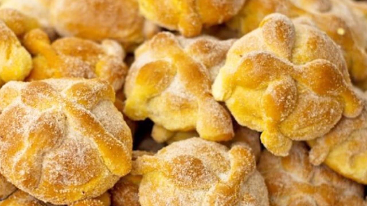 Foklor Bakery también tiene pan de muerto. Se encuentra en el 5663 del boulevard Randolph, en Bexar.