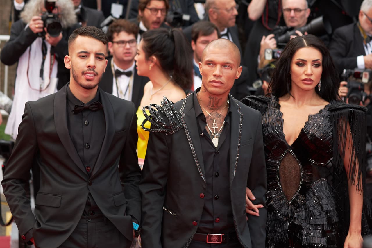 El paseo de Jeremy y Andreea juntos por la alfombra roja del Festival de Cannes, se da en medio de rumores que apuntan hacia una posible separación de Meeks con la heredera del imperio Topshop, Chloe Green, de acuerdo con información que publicó el citado medio.