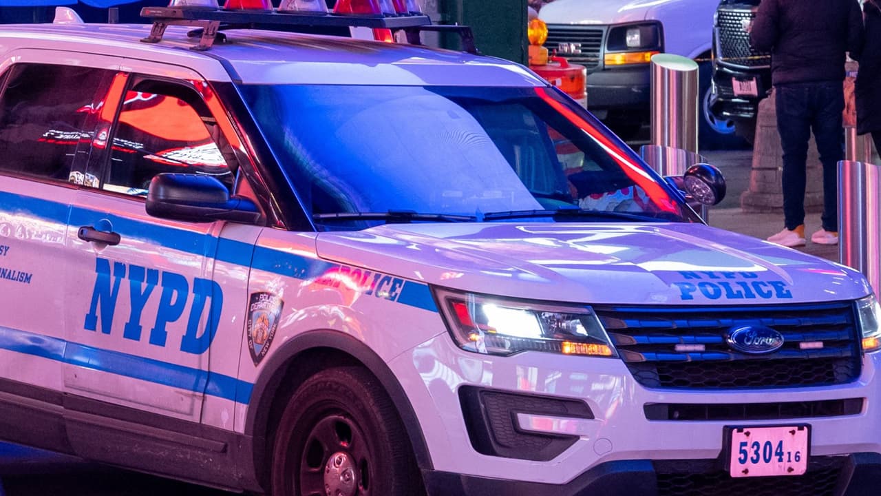 Mujer de 22 años muere tras ser apuñalada en el pecho en calles de Manhattan