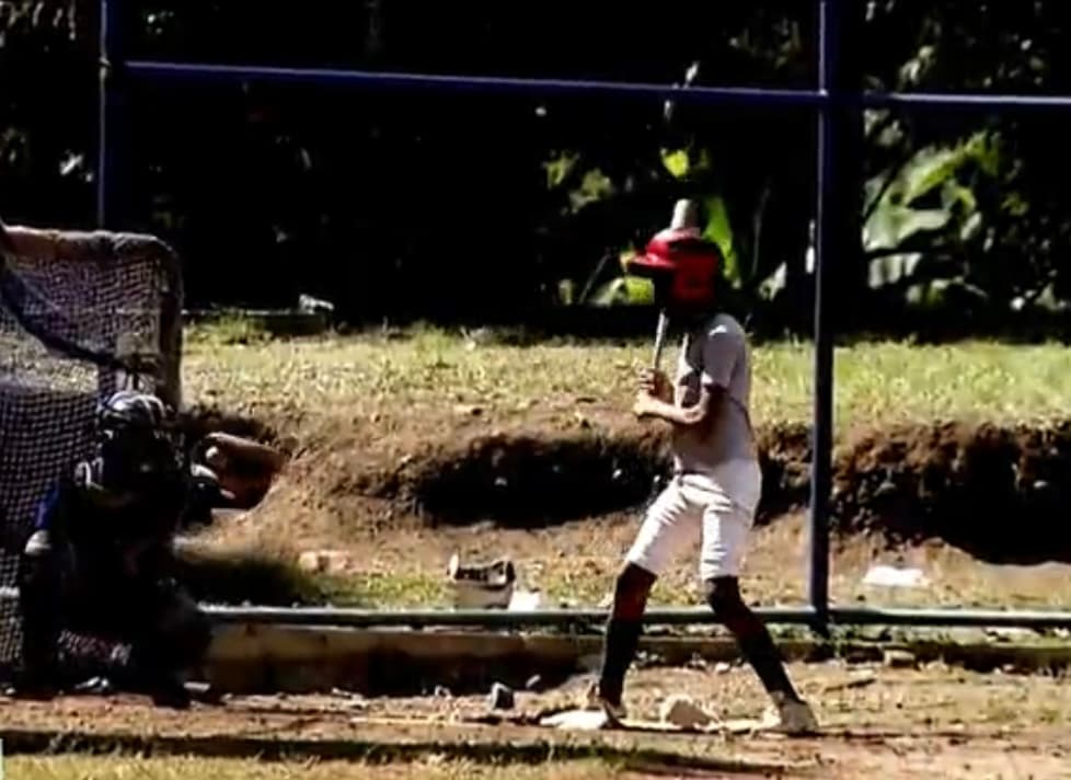 Desde los cinco años, Sebastián Lagares mostró pasión y talento para el béisbol en su natal República Dominicana, haciendo que sus padres lo inscribieran en varias ligas para que se desarrollara como jugador de pelota. 
<br>