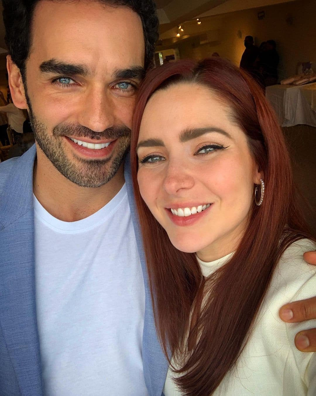 La actriz explicó que ambos siempre se platican sobre sus proyectos y se entuasiasman por el otro, pero al menos en su caso 
<b>no cree que trabajar con Ornellas sea bueno</b>, ya que no disfrutarían de su tiempo personal.