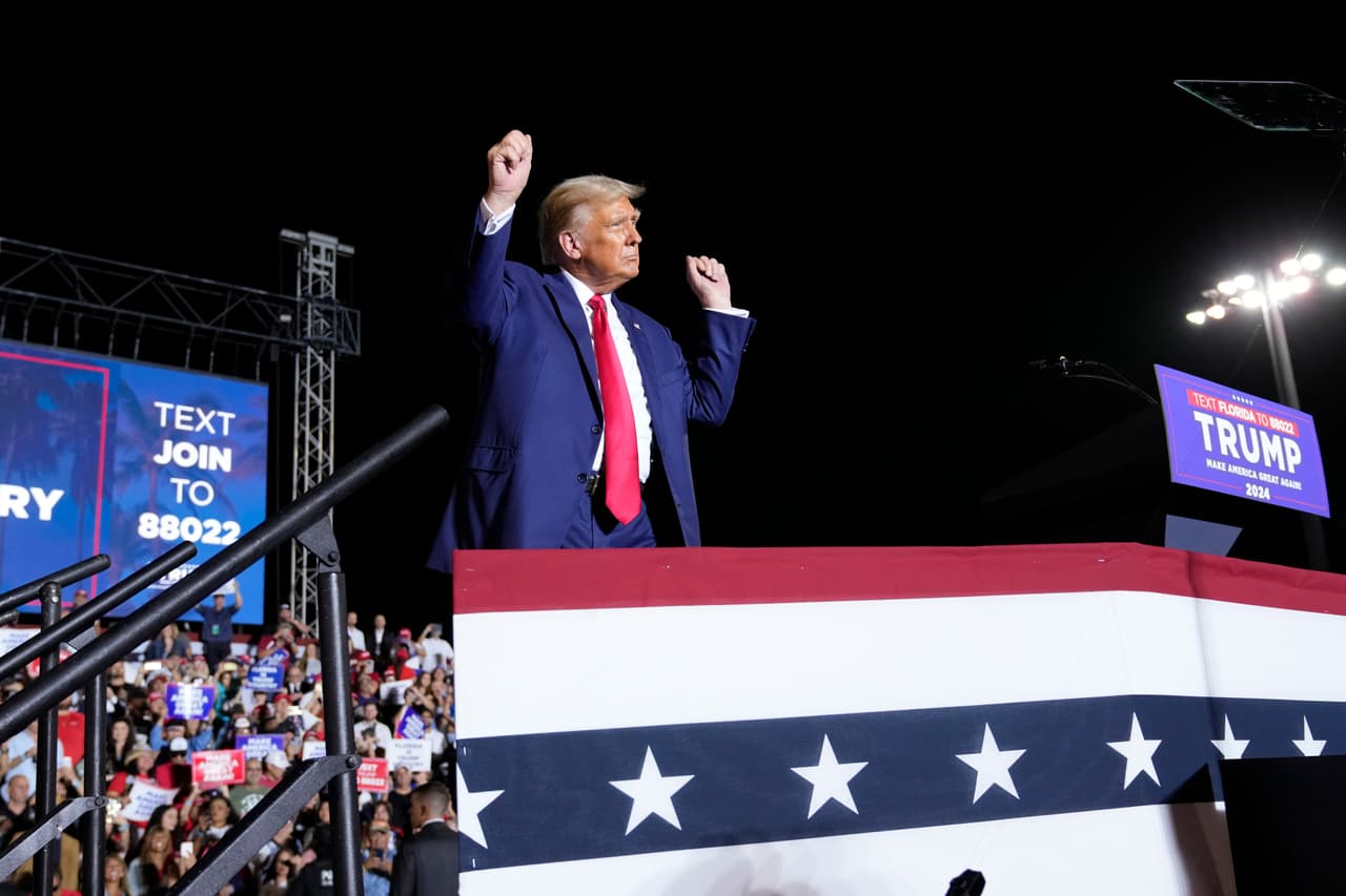 “No hubiera pasado” conmigo: Donald Trump se va contra Biden, los demócratas y hasta los republicanos en Hialeah