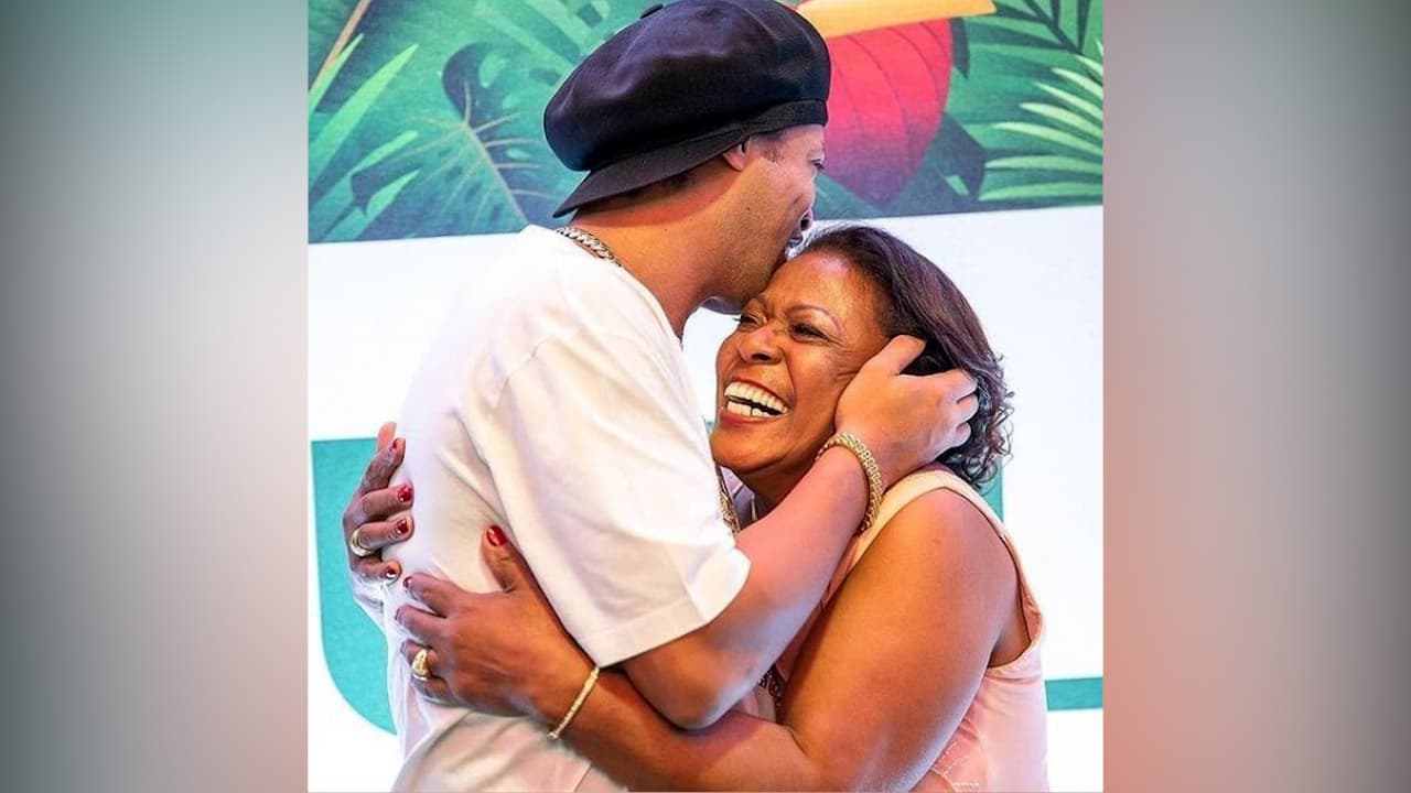 Ronaldinho a su mamá: “Seguirás ejerciendo luz en nuestras vidas”