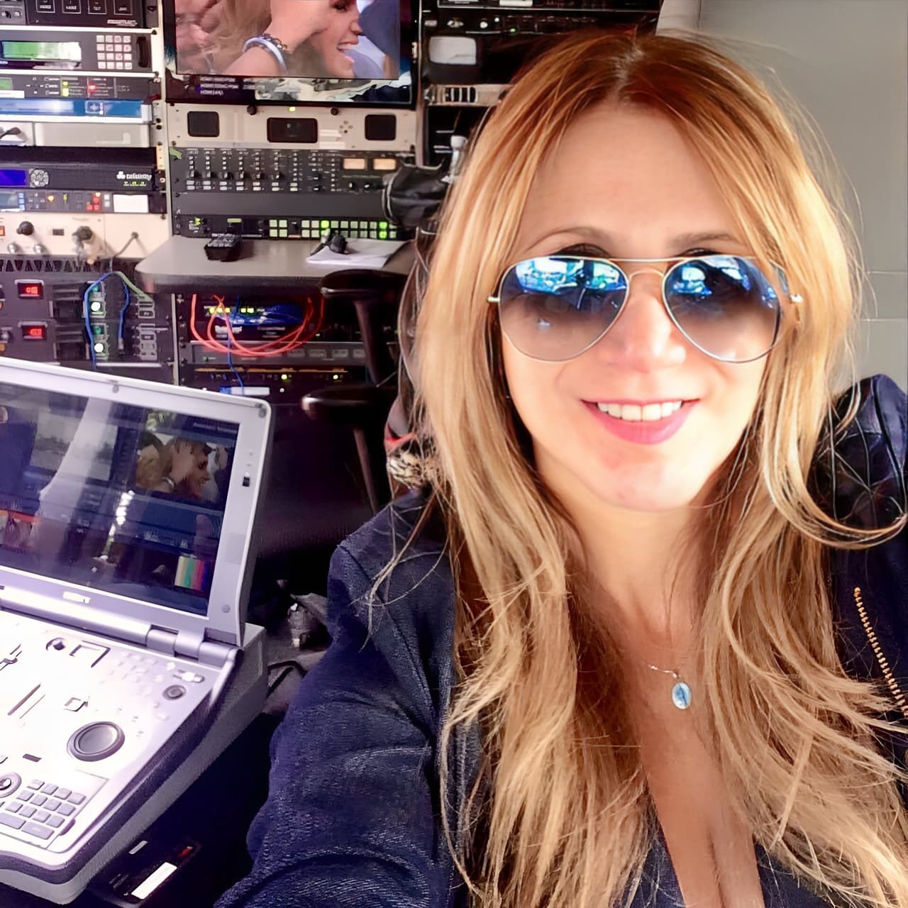 Ella es 
<b>la productora ejecutiva </b>del show número uno de entretenimiento de la televisión hispana, que de lunes a viernes a las 4P/3C consigue mantener a los televidentes en sintonía con lo último sobre las celebridades. 
<br>