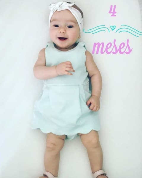 Ella es una chiquita muy coqueta y cada día se pone más hermosa, su tierna sonrisa derrite a cualquiera.