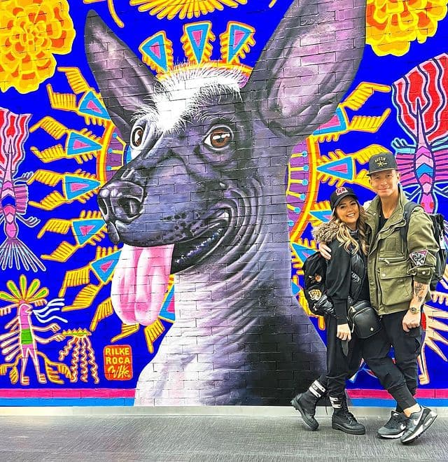 Ahora, tras 22 años de matrimonio, la conductora aseveró que nunca ha tenido ningún problema con Erik que haya sido motivado por los celos o una tercera persona involucrada en su relación.
<br>