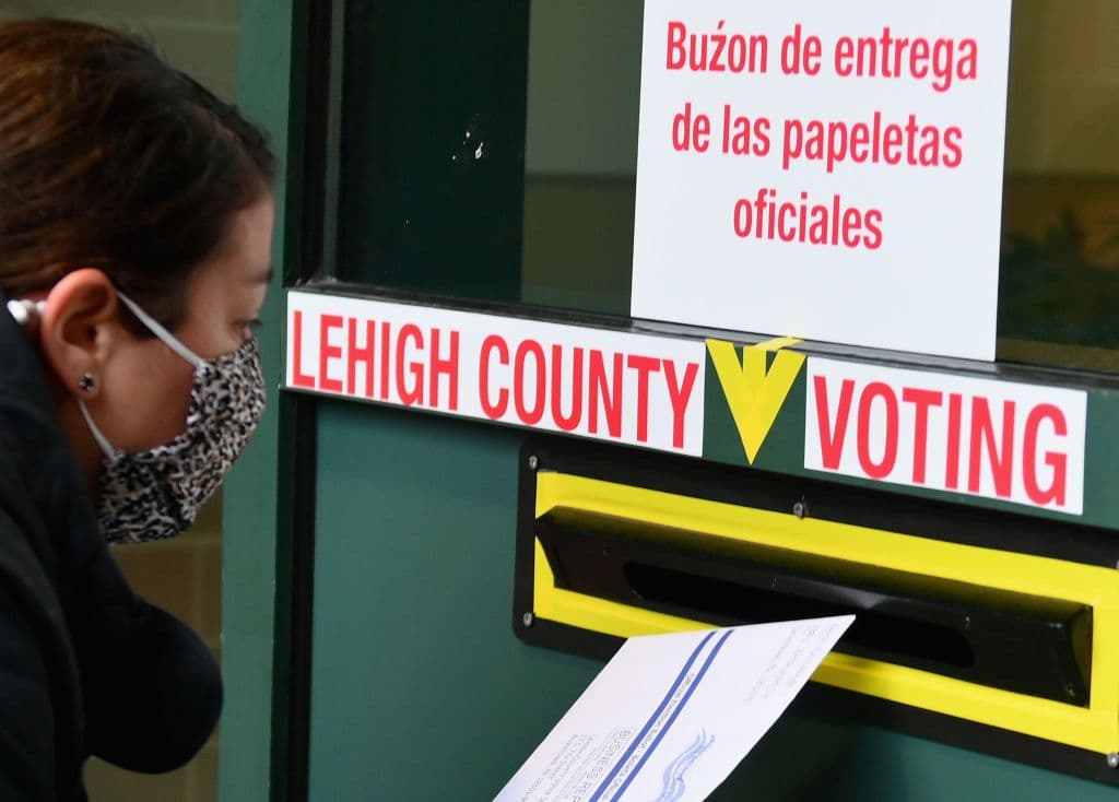 Cómo afectará la nueva ola de covid-19 la votación republicana el martes 3 de noviembre