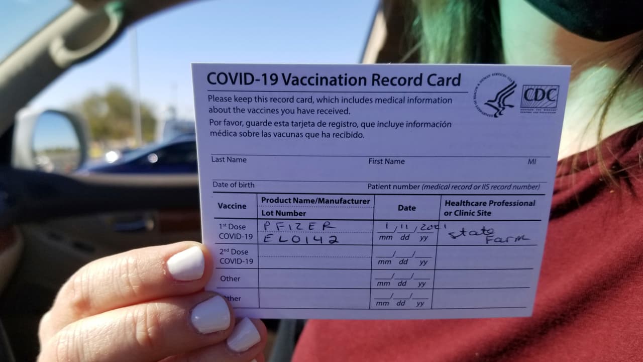 ¿Perdiste la tarjeta de vacunación contra el covid-19? Te decimos qué hacer