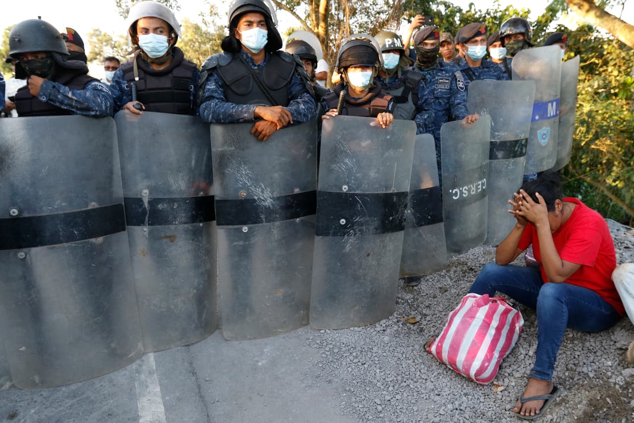 Guatemala devuelve a Honduras una caravana de 600 migrantes, la mayoría venezolanos