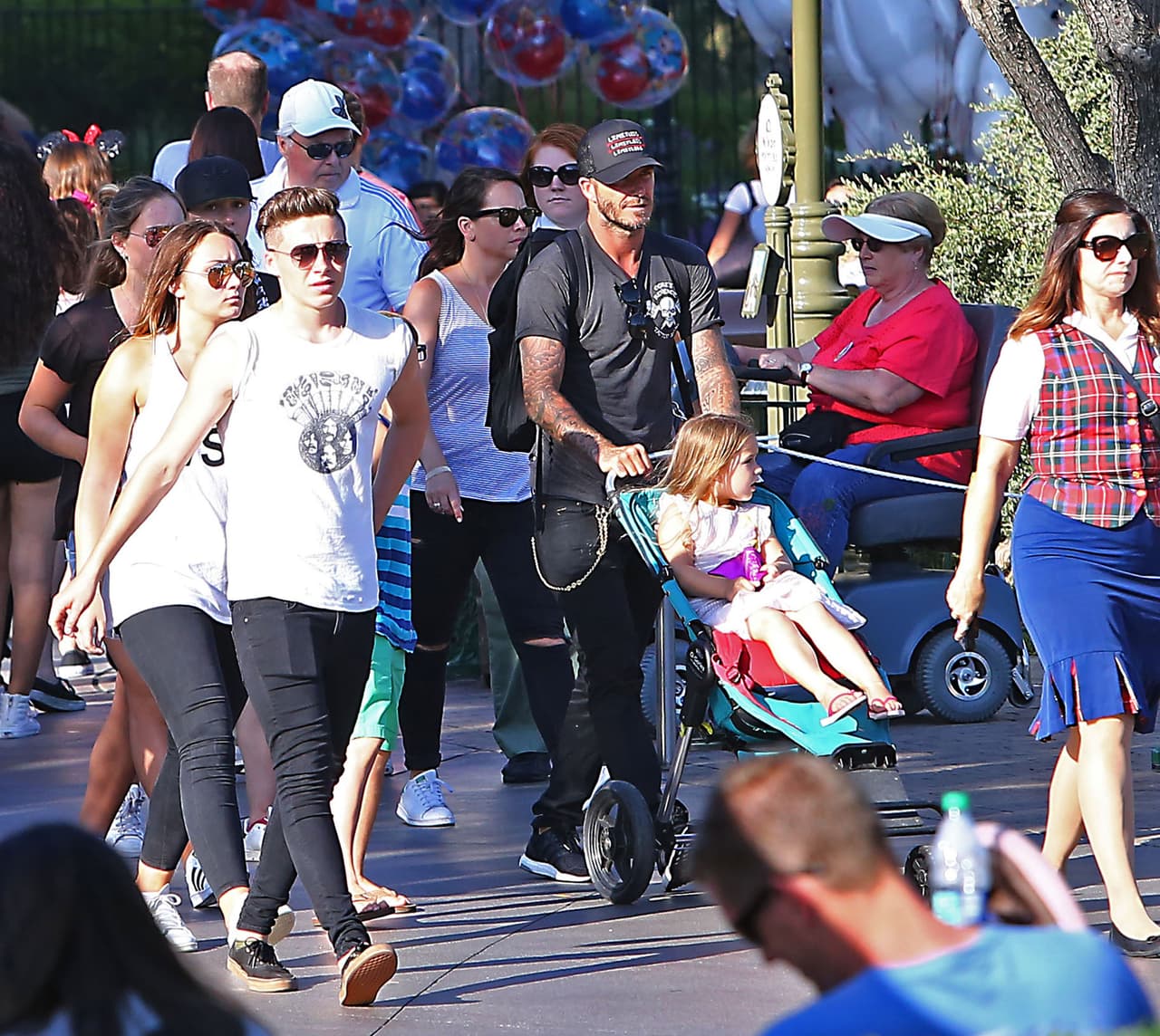 Una guía especial los acompañó a lo largo de su recorrido.