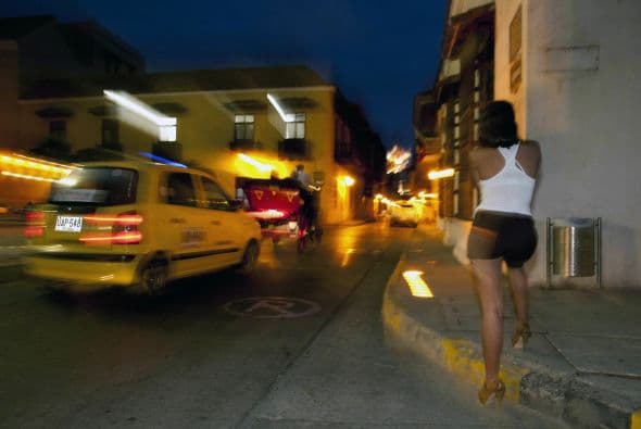 "Nunca supe que eran agentes, si yo me hubiese enterado que eran eso no hubiera llamado a la policía local", dijo Londoño. "Temo de las represalias que puedan tomar (los agentes)". También señaló que el agente fue grosero con ella al decirle "lárgate, perra, que no te voy a pagar", cuando la recepción llamó a las 6.30 am para pedirle que saliera del hotel.