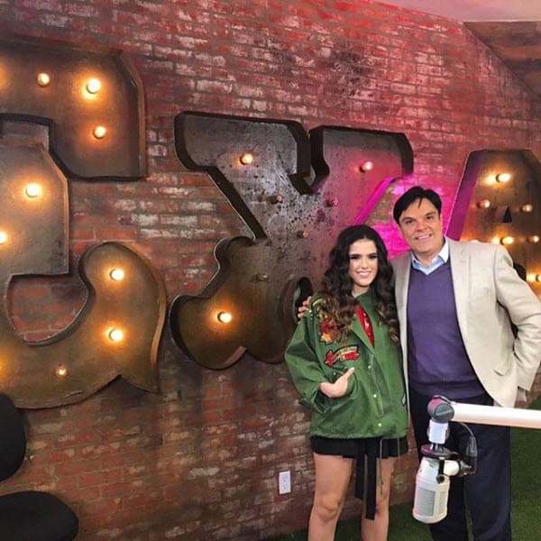 Camila continúa construyendo su carrera en la música con algunas presentaciones y escribiendo temas.