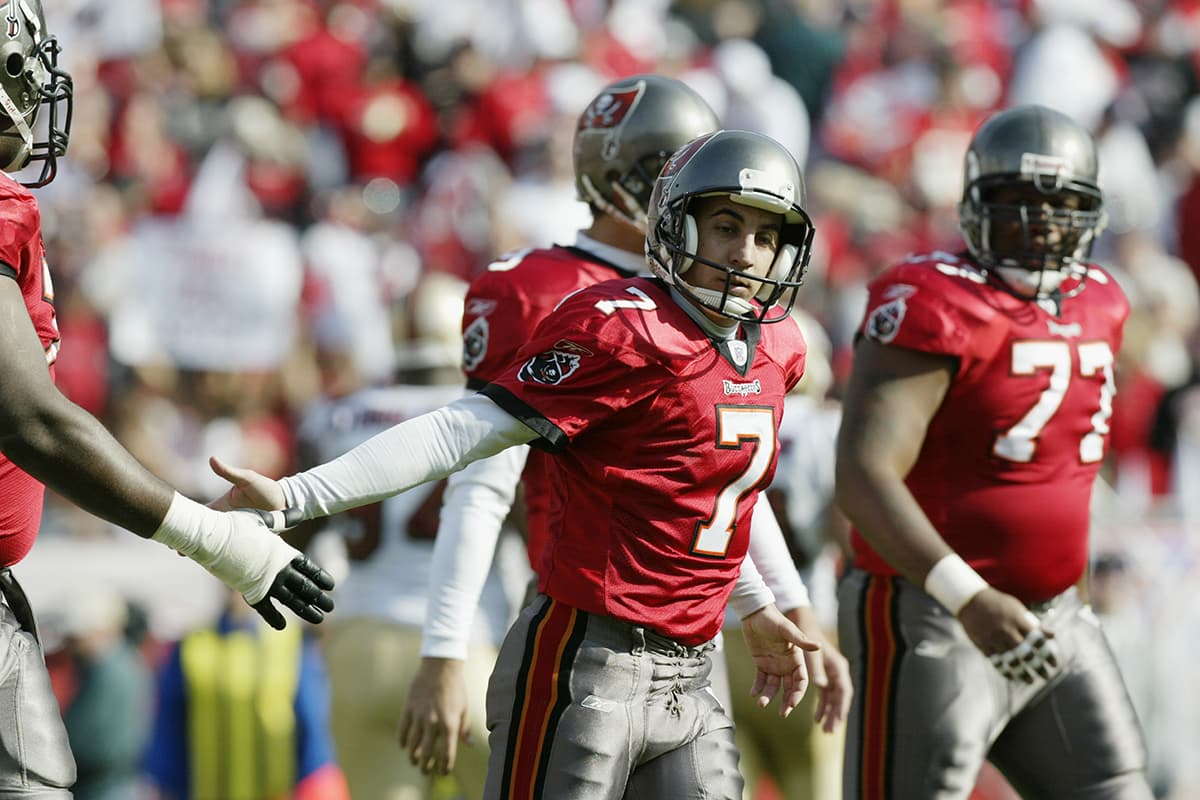 En el Super Bowl XXXVII anotó dos goles de campo y cuatro puntos extra en la victoria de los Buccaneers 48-21 sobre los Oakland Raiders.