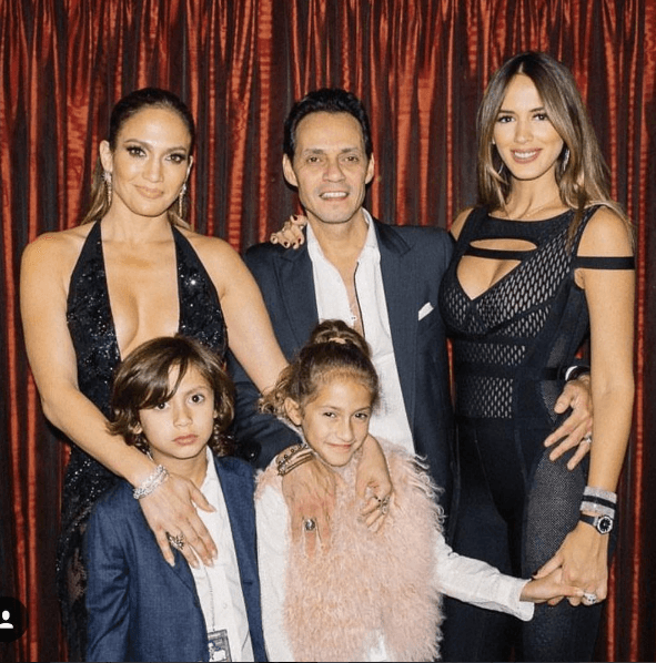Pero este año todo podría tener un giro inesperado, ya que desde hace días se ha corrido el rumor de que Marc Anthony ha estado muy cerca de Jennifer Lopez, ya que él es el nuevo productor de su más reciente material, pero también sabemos que JLo y Shannon se llevan bien.