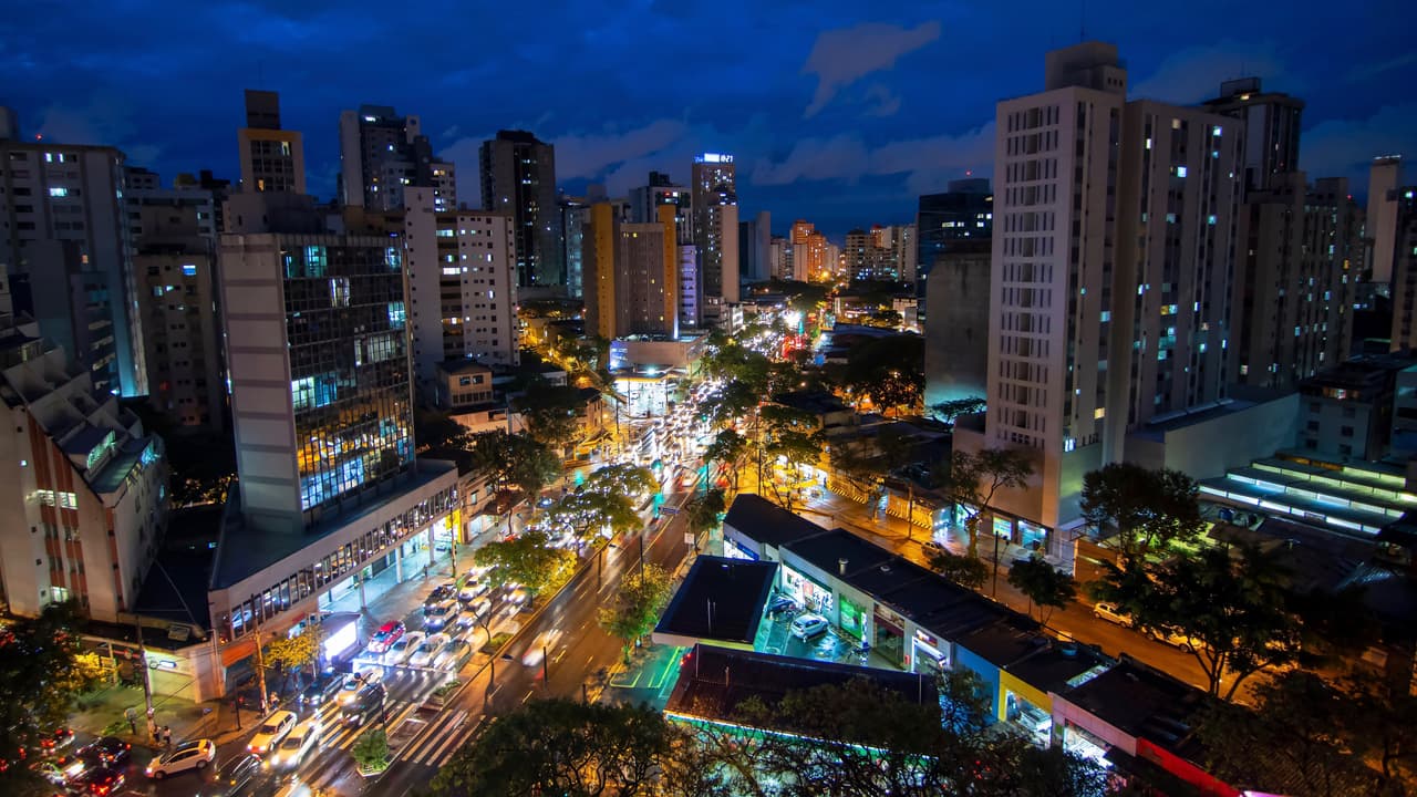 <h3 class="cms-H3-H3">18. Belo Horizonte, Brasil</h3>
<br>Puesto en 2017: 
<b>21</b>
<br>Horas perdidas por habitante en tráfico pesado: 
<b>202</b>