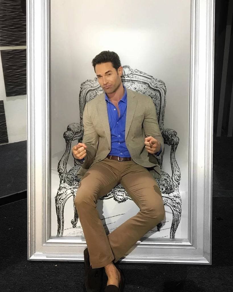 <b><a href="http://www.univision.com/temas/sebastian-rulli">Sebastián Rulli</a></b> está feliz con su personaje y así habló de esta nueva oportunidad en la televisión: "salirme de la zona de confort y demostrar que las personas pueden madurar y que las personas pueden cambiar para mejor, a pesar de que hayan tenido una educación diferente, a pesar de que tengan la vida acomodada, todo puede cambiar para bien".