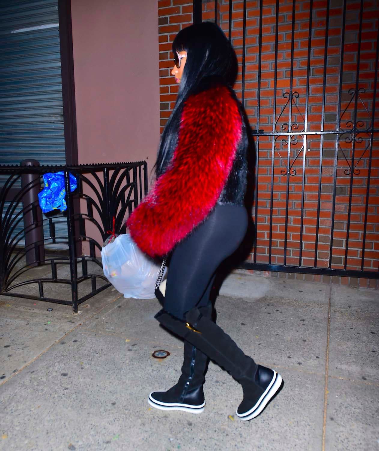 Hay quienes han hecho del peluche su mejor aliado, sino nos creen, miren las mangas de Nicki Minaj. ¿Se habrá inspirado en algún oso?