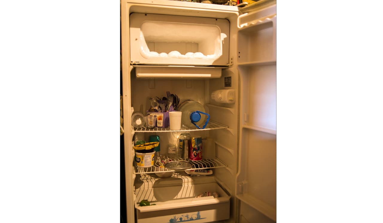 La nevera de Paula muestra las consecuencias de la escasez de alimentos de primera necesidad en Venezuela.