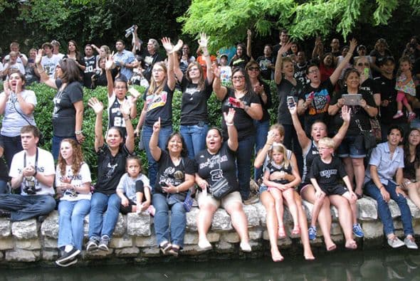 Photos: Spurs Championship Parade 2014 Barges