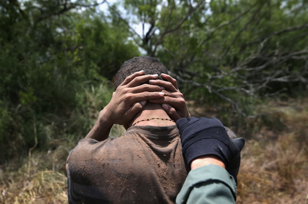 'Coyotes' cobran a inmigrantes para cruzar la frontera y los secuestran para pedir más dinero; arrestan a 5 en Kyle