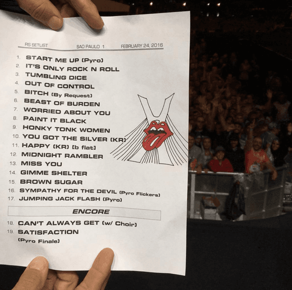 Los encargados de abrir su concierto fueron los emblemáticos Tres, de Chile.