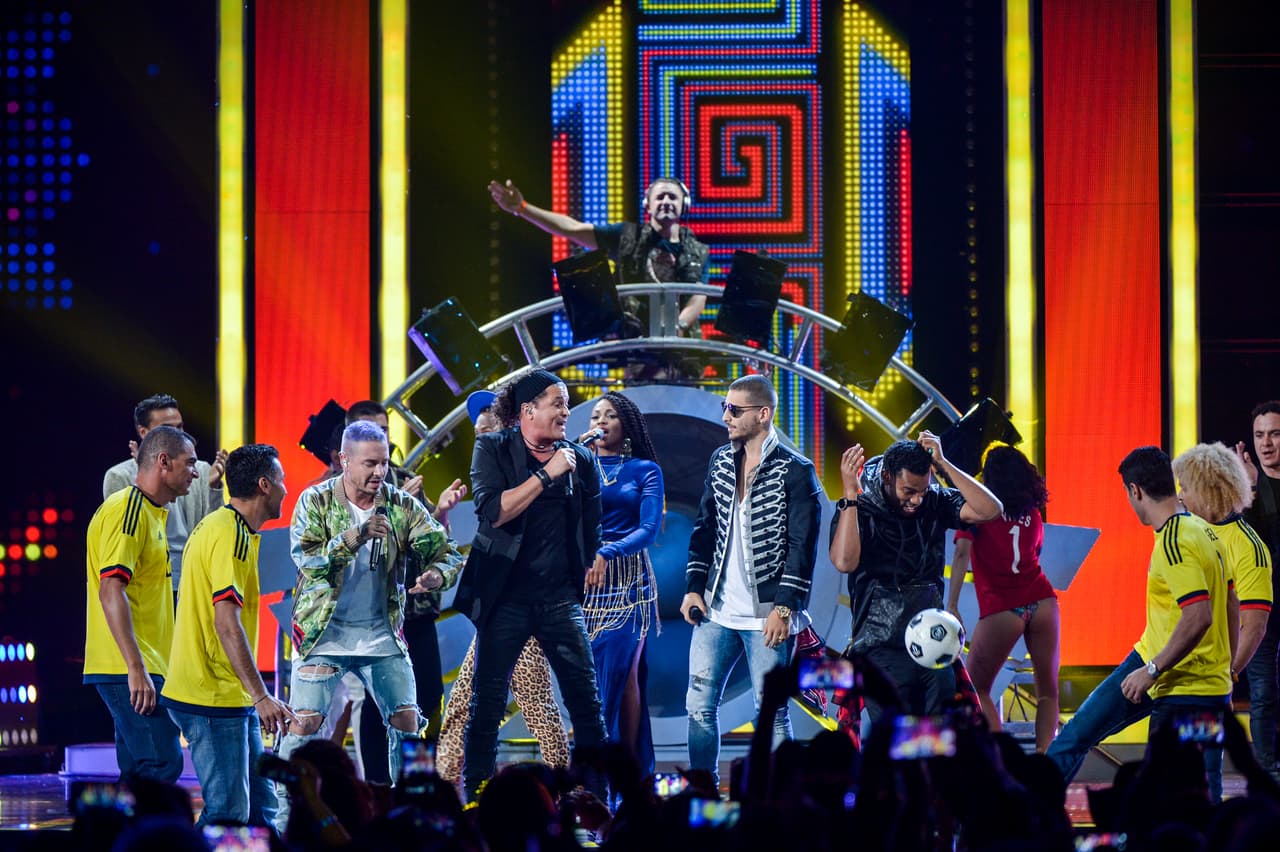 Hasta el Carlos, 'El Pibe' Valderrama se unió a la fiesta.