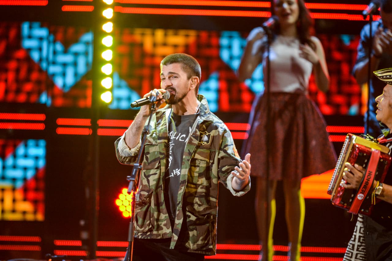 Juanes se notó emocionado de participar en este número musical.