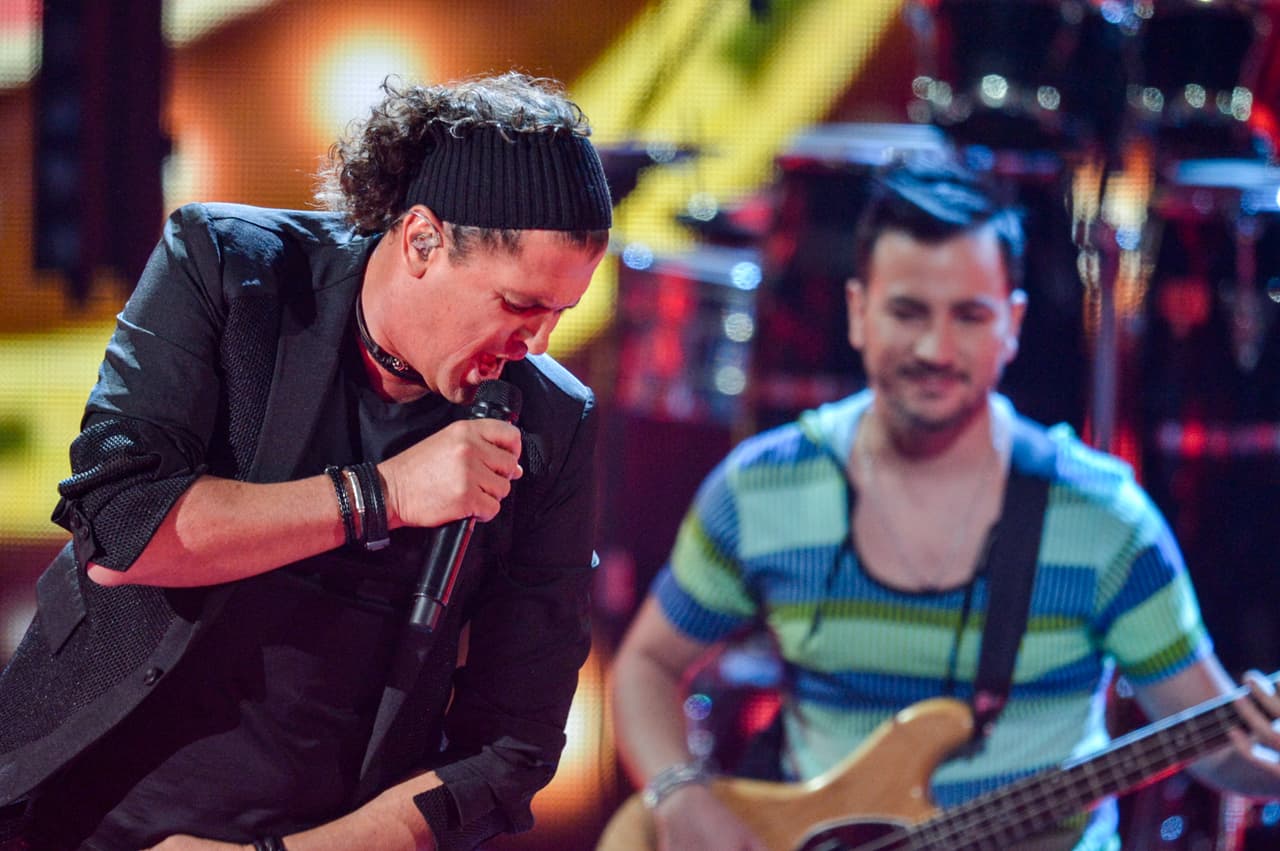 'Volví a Nacer', 'El Mar de Tus Ojos' y 'Pa Maite' fueron otros de los temas que sonaron durante este momento.