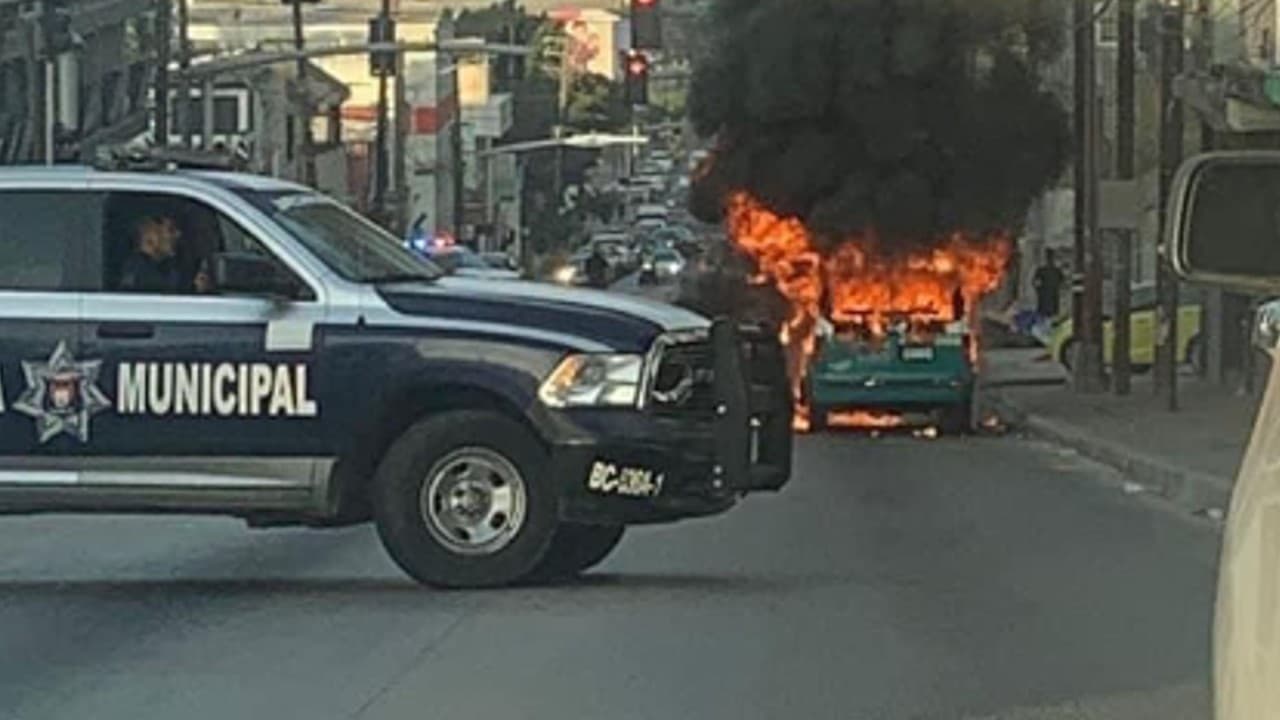 La alcaldesa de Tijuana, Montserrat Caballero Ramírez, dijo que al menos 19 vehículos fueron incendiados. Ramírez dijo que tiene 2.000 policías y 3.000 efectivos de la Guardia Nacional listos en caso de ser necesario. Cabe recordar que los bloqueos y los vehículos incendiados ocurrieron casi de manera simultánea y se dieron en avenidas principales de estas ciudades.