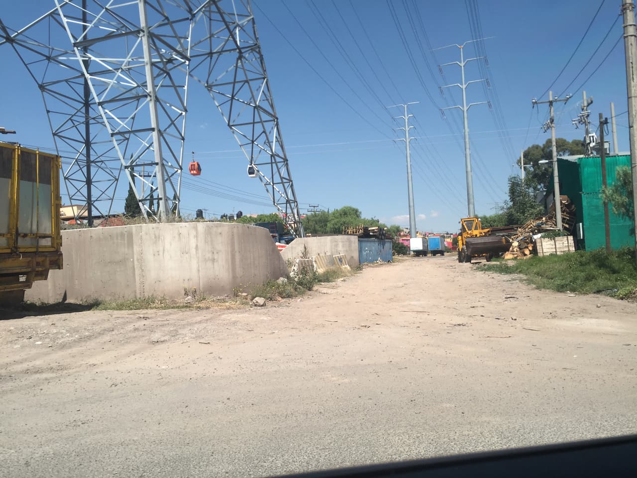 El costo por el viaje es de seis pesos mexicanos, equivalentes a unos 30 centavos de dólar.