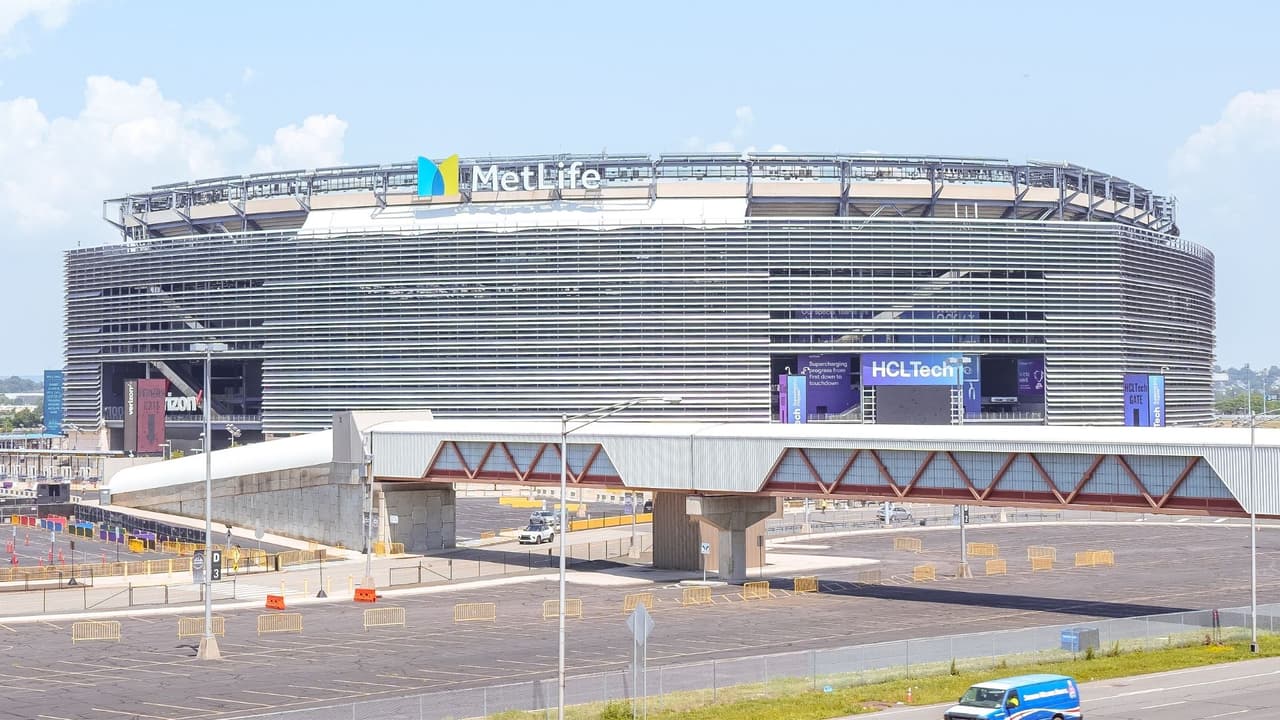 Ser voluntario no te paga en dinero, pero sí en vivencias: 
<b>conocer a personas de todo el mundo, practicar idiomas, sentirte parte de algo histórico y, claro, estar muy cerca de los mejores futbolistas del planeta</b>. 
<br>📌 Tip: Si quieres asegurar tu lugar, aplica cuanto antes. 
<b>Los cupos se llenarán rápido y las ciudades sede tendrán miles de solicitudes.</b>