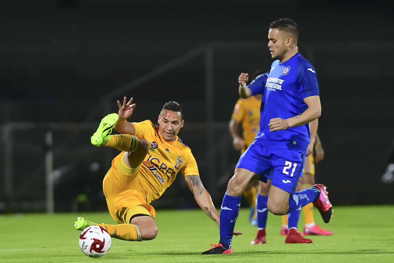 Los Tigres dejan ir el triunfo y la Máquina les empata el encuentro, lo lleva a los penales y se cuelan a la final de la Copa GNP.