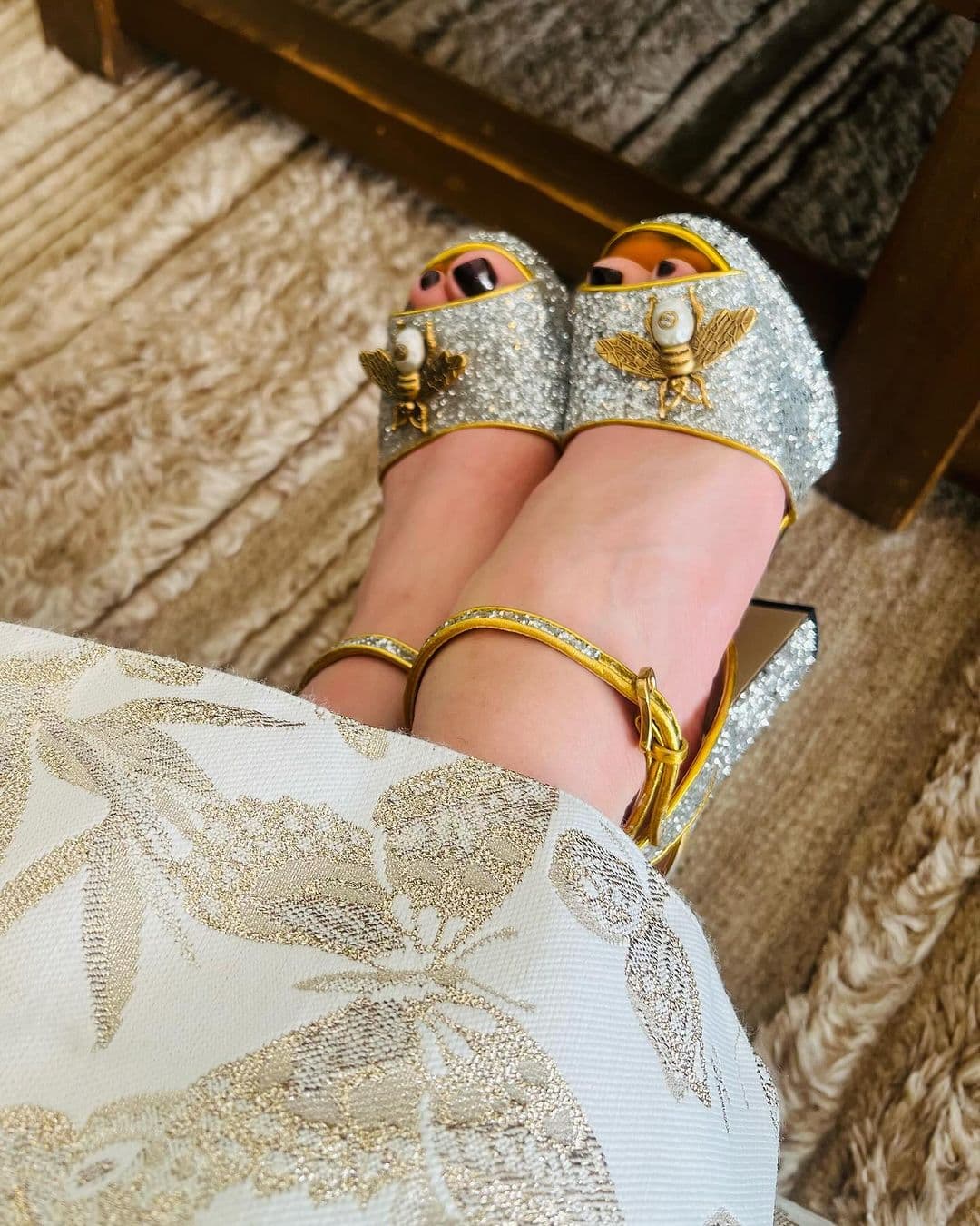 Los tacones de JLo llamaron la atención por los detalles.