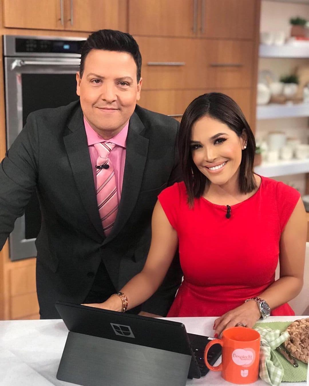 Pero la historia tuvo un final feliz y este 2019, 
<a href="https://www.univision.com/shows/despierta-america/el-paso-de-raul-gonzalez-por-despierta-america-asi-le-dimos-la-bienvenida-oficial-a-uno-de-los-pioneros-del-show-fotos" target="_blank">Raúl volvió oficialmente</a>. "Cuando yo me fui, tú me dijiste: tú regresas", recordó el conductor venezolano junto a Karla en la sección '¿Quiénes somos?'.