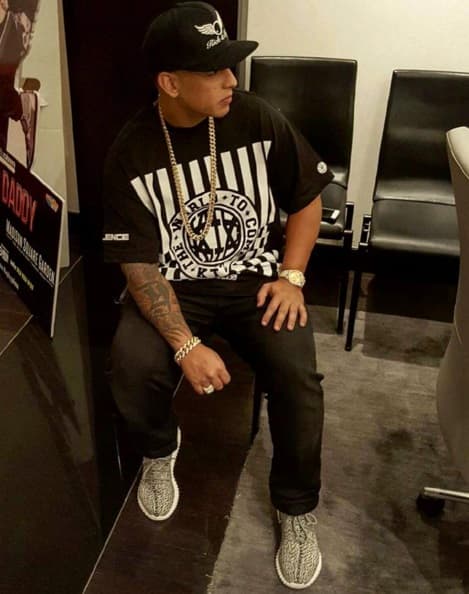 Con tantas joyas, seguro Daddy Yankee ya no sabe ni qué hacer.