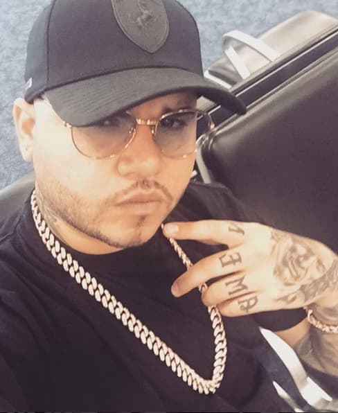 Por supuesto, las buenas gafas no pueden faltar.