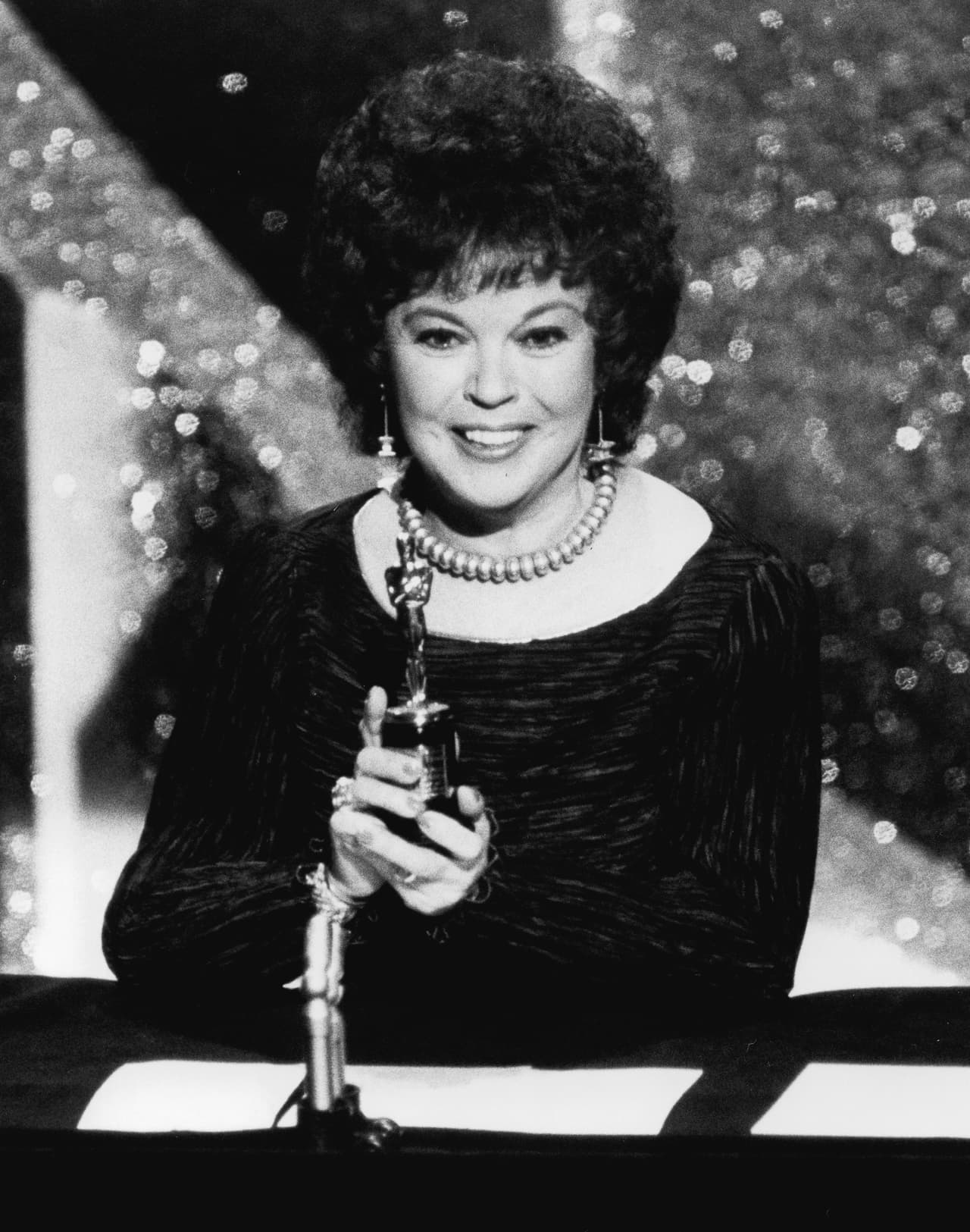 Después de retirarse del cine, Temple se convirtió en política, como miembro del Partido Republicano, y diplomática: fue delegada ante las Naciones Unidas, embajadora de Ghana y Checoslovaquia y fue la primera Jefe de Protocolo mujer de la Casa Blanca.