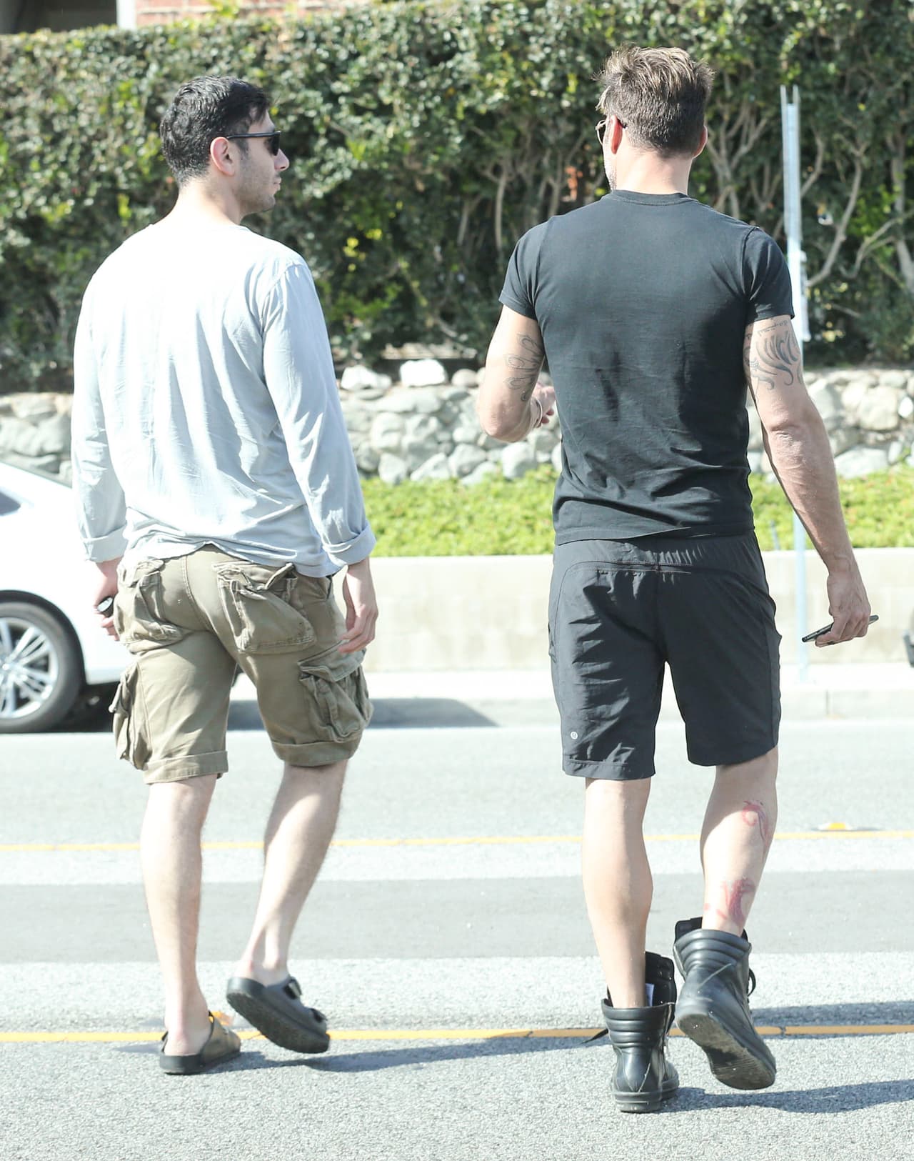 El cantante con su nuevo novio.